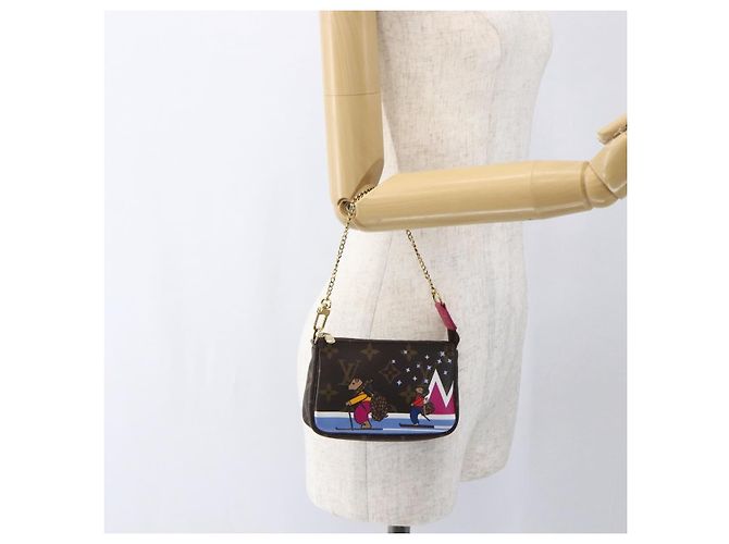 LOUIS VUITTON Mini Pochette Accessori Ski Bear Monogram M67769 Auth 168214SM Monogramma - vista 22