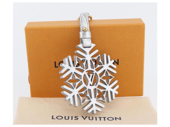 LOUIS VUITTON Schneeflocken Charm Leder Silber M79293 LV Auth 168249M - Ansicht 11