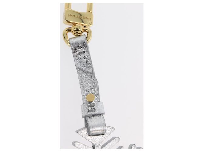 LOUIS VUITTON Schneeflocken Charm Leder Silber M79293 LV Auth 168249M - Ansicht 8