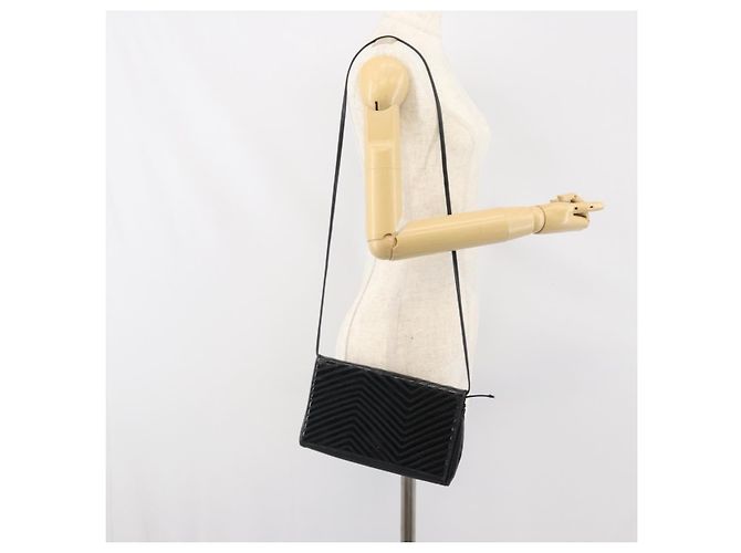Borsa a Spalla FENDI in Pelle Nera Oro Auth ti3646 Nero D'oro - vista 21
