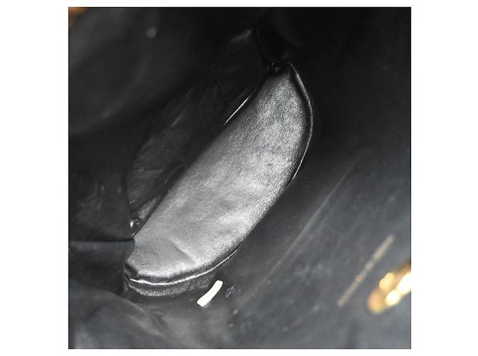 Chanel Duma Drawstring Pelle Trapuntata Small Nero - vista 5