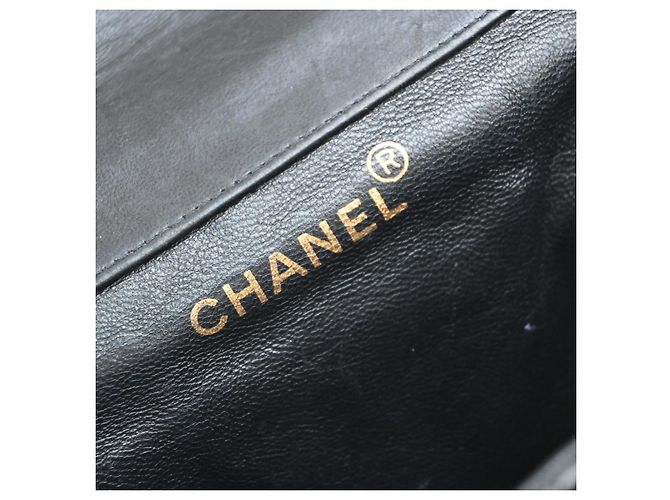 Chanel Duma Drawstring Pelle Trapuntata Small Nero - vista 6