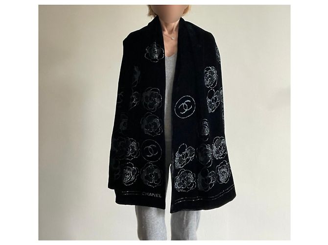 Chanel Stola in velluto nero foderata in seta satinata, motivi Camelia, 180 x 42 cm Argento - vista 14