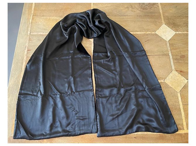 Chanel Stola in velluto nero foderata in seta satinata, motivi Camelia, 180 x 42 cm Argento - vista 9