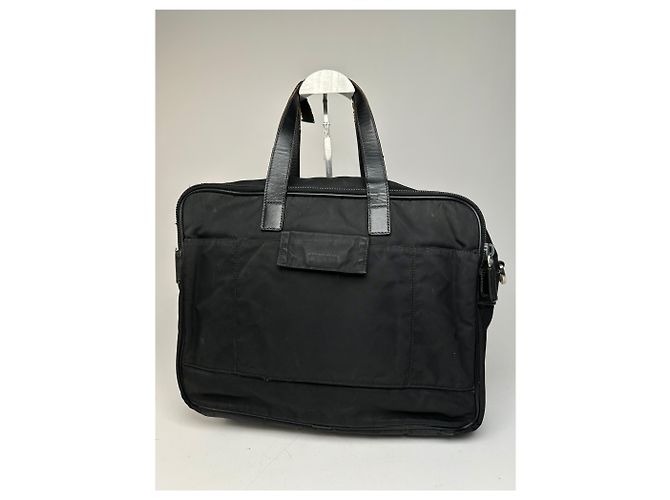 Schwarze Reisetasche aus Polyester mit vintage Prada Dreieckslogo - Ansicht 11