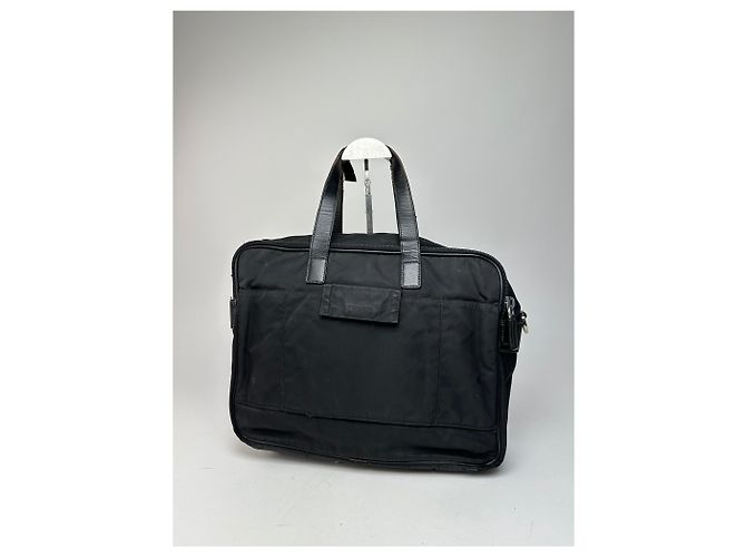 Schwarze Reisetasche aus Polyester mit vintage Prada Dreieckslogo - Ansicht 2