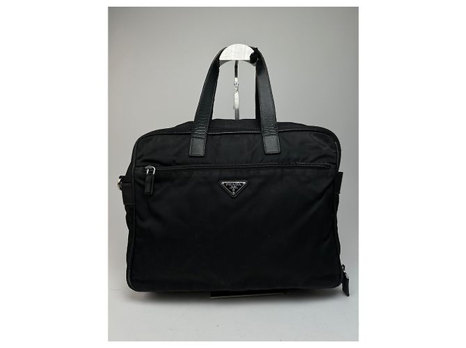 Schwarze Reisetasche aus Polyester mit vintage Prada Dreieckslogo - Ansicht 9