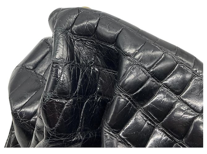 Valentino Garavani Borsa a mano in pelle di coccodrillo nera con borchie e hardware dorato Valentino Nero - vista 12