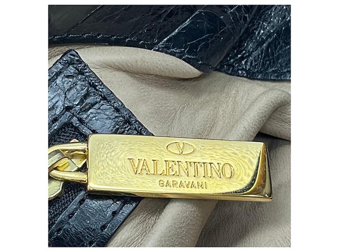 Valentino Garavani Borsa a mano in pelle di coccodrillo nera con borchie e hardware dorato Valentino Nero - vista 8