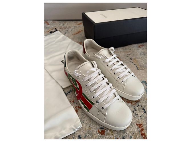 Sneakers Gucci Ace in Pelle Bianca con Logo GG - vista 2
