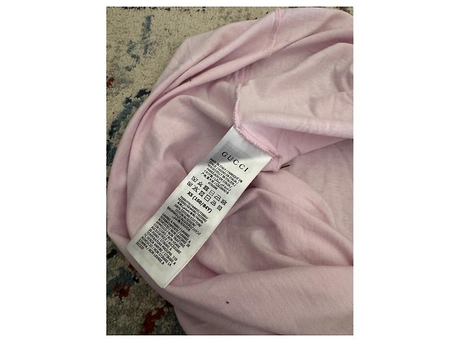 Camiseta Gucci rosa con estampado de logo - vista 4