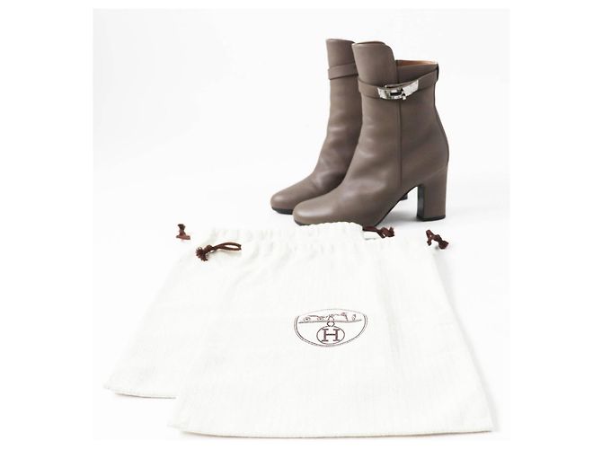 Botas curtas de couro com fivela Kelly da Hermès Cinza - vista 2