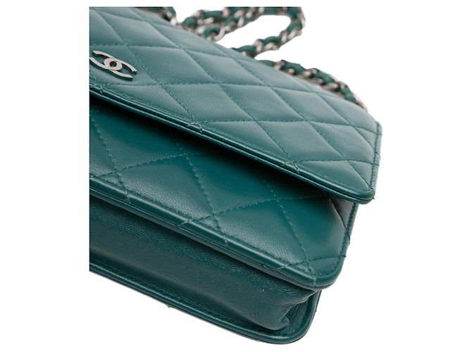 Wallet On Chain Chanel Blue CC Geldbörse aus gestepptem Lammleder mit Kette Blau - Ansicht 10