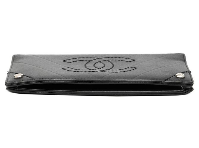 Chanel V-Stitch Coco Mark Bifold Langbörse in Schwarz - Ansicht 3