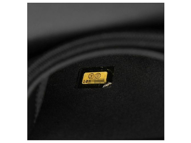 Chanel V-Stitch Coco Mark Bifold Langbörse in Schwarz - Ansicht 6