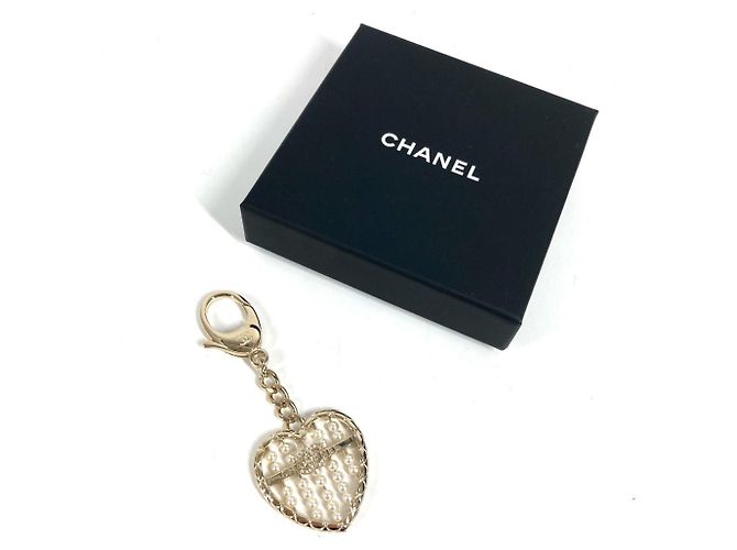 Portachiavi in metallo dorato Chanel con cuore CC Coco D'oro - vista 8