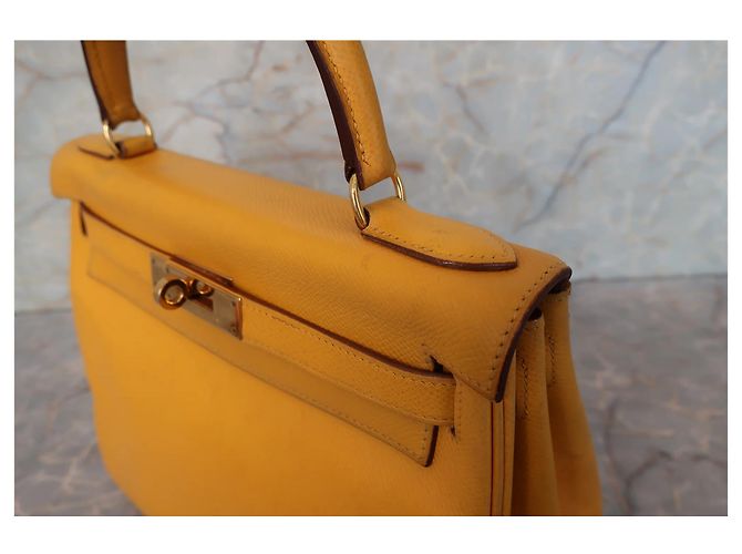 Hermès Kelly 32 Graine Couchevel Pelle Gialla 28 Giallo - vista 7