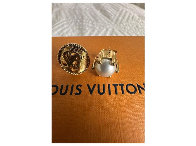 Louis Vuitton Ohrringe mit Perlen und Logo Weiß Golden - Ansicht 8