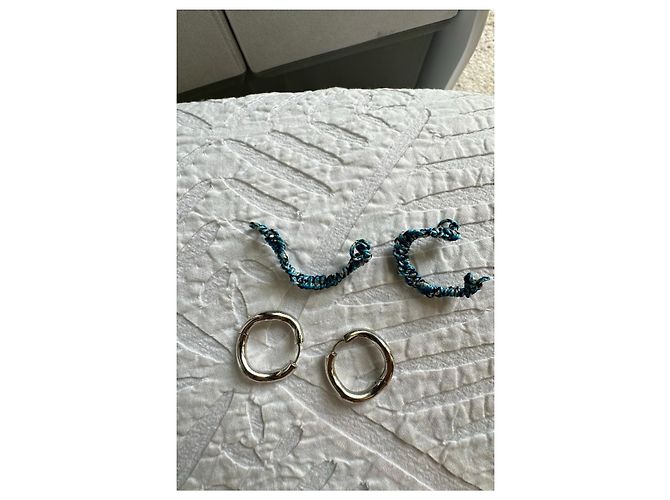 Autre Marque Orecchini a cerchio Charlotte Chesnais in argento e corda blu - vista 7