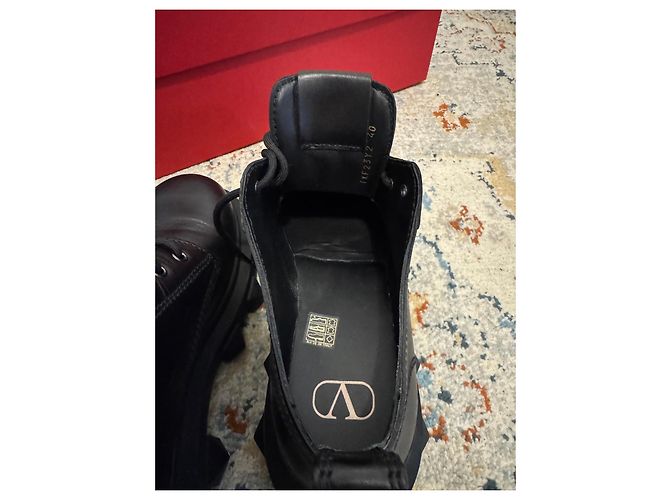 Scarpe stringate Valentino Garavani Rockstud in pelle nera Nero - vista 4