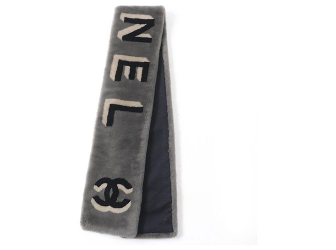 Timeless Chanel Xale de Cashmere Mouton com Design de Logo COCO Mark Cinza - vista 2