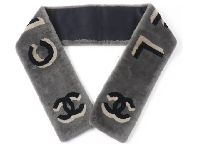 Timeless Chanel Xale de Cashmere Mouton com Design de Logo COCO Mark Cinza - vista 3