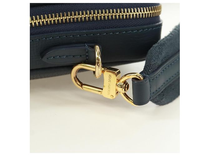 LOUIS VUITTON Monogram Denim LV MADE Pochette Doppia per Telefono M81060 LV Auth 170667SM Blu navy - vista 9