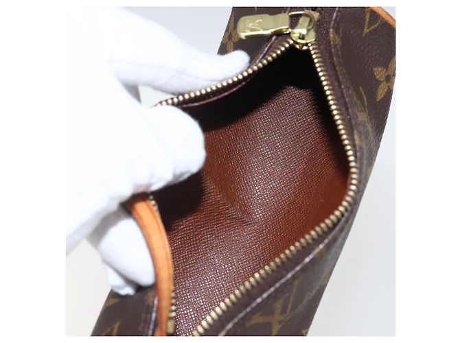 LOUIS VUITTON Pochette Papillon Monogramma LV Auth 170866 - vista 12