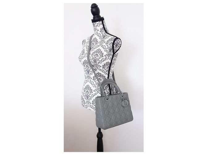 Lady Dior ultramatte mittel Tasche Grau - Ansicht 13