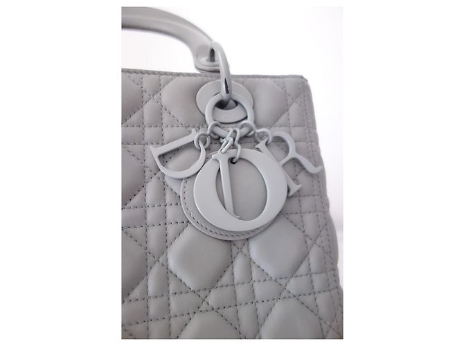 Lady Dior ultramatte mittel Tasche Grau - Ansicht 17
