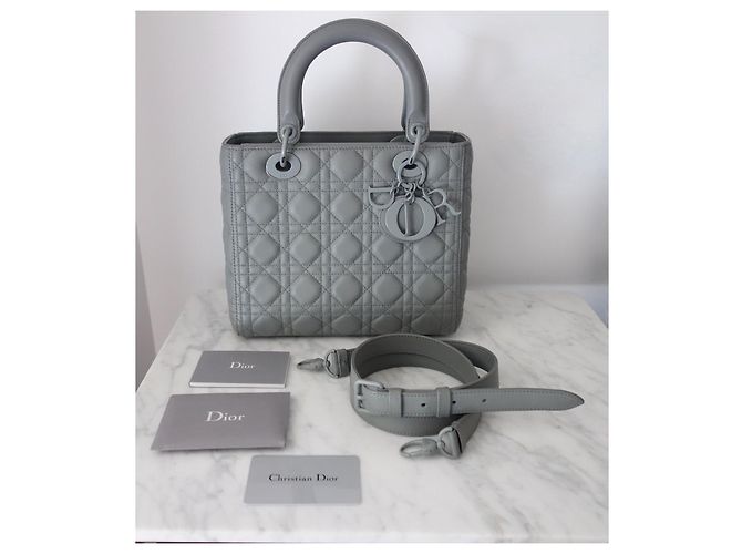 Lady Dior ultramatte mittel Tasche Grau - Ansicht 3