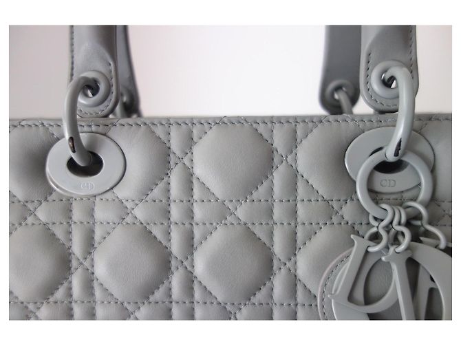 Lady Dior ultramatte mittel Tasche Grau - Ansicht 7