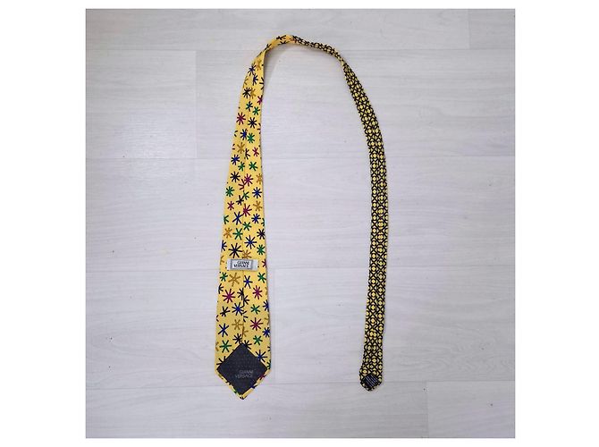 Cravatta vintage Gianni Versace con asterischi degli anni '90 Giallo - vista 4