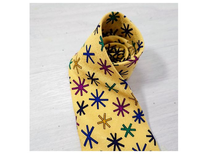 Cravatta vintage Gianni Versace con asterischi degli anni '90 Giallo - vista 6