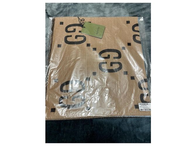 Sciarpa Gucci GG Supreme in Lana Beige e Marrone - vista 9