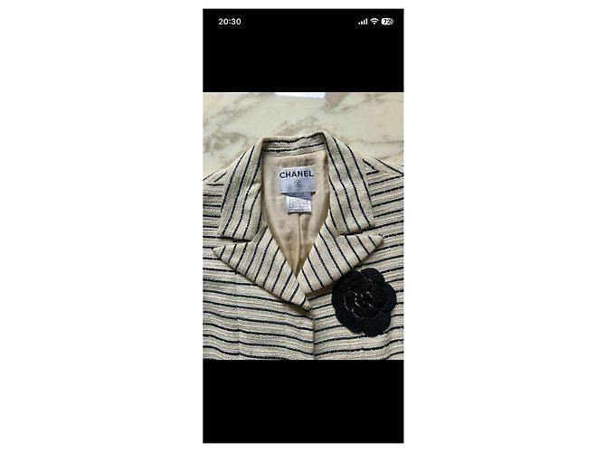 Gestreifte Chanel-Jacke mit Kamelie Schwarz Beige - Ansicht 4