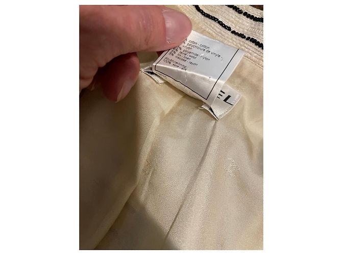 Gestreifte Chanel-Jacke mit Kamelie Schwarz Beige - Ansicht 9
