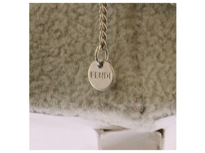 Fendi Collana dorata con pendente in corallo - vista 7