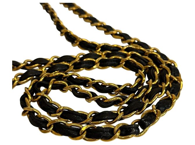 Borsa a Spalla CHANEL Deca Matelassé in Nero - vista 5