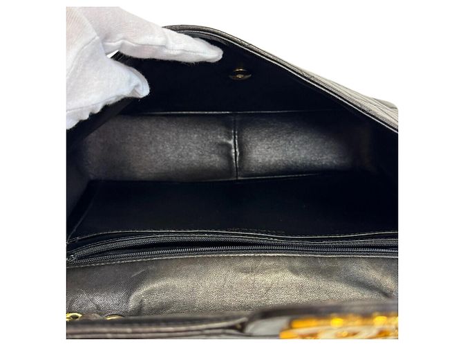 Borsa a Spalla CHANEL Deca Matelassé in Nero - vista 7