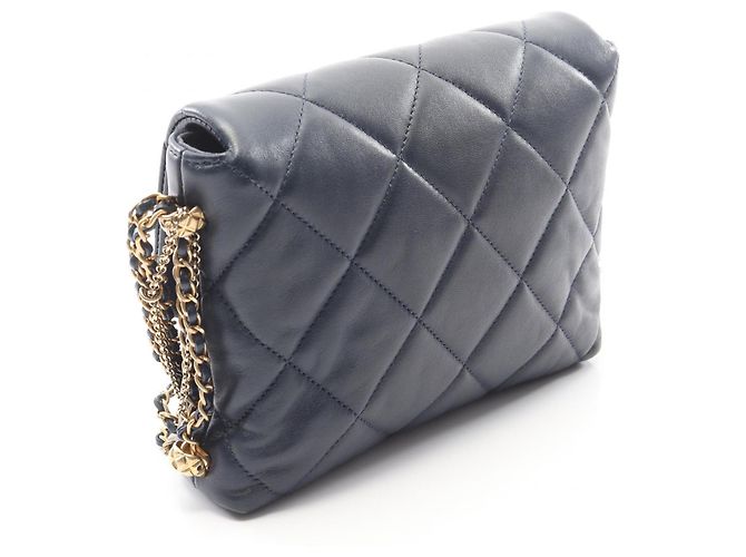Borsa a spalla trapuntata CHANEL 19 Disneuf Blu navy - vista 2