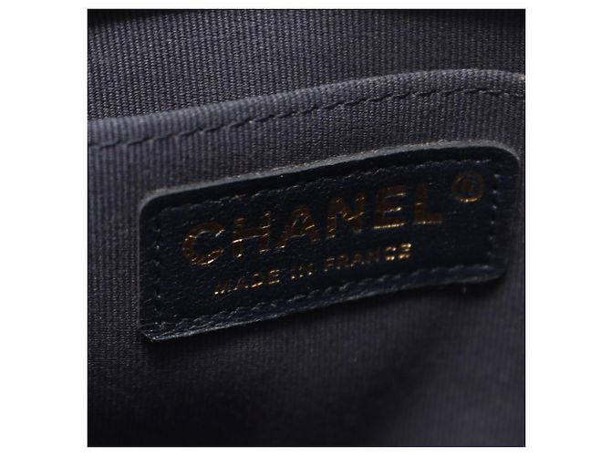 Borsa a spalla trapuntata CHANEL 19 Disneuf Blu navy - vista 4