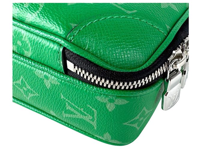 Borsa a Spalla Alpha Taigarama di Louis Vuitton Verde chiaro - vista 10