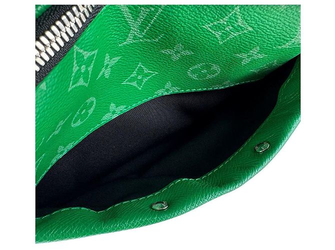 Borsa a Spalla Alpha Taigarama di Louis Vuitton Verde chiaro - vista 12