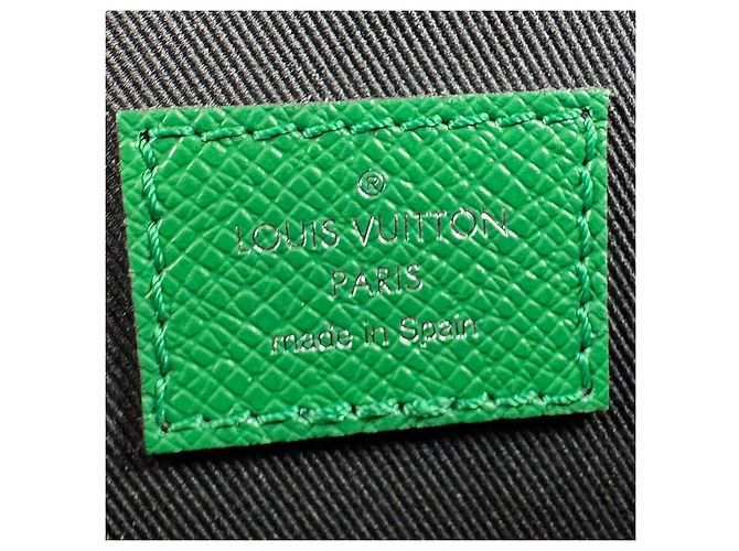 Borsa a Spalla Alpha Taigarama di Louis Vuitton Verde chiaro - vista 13