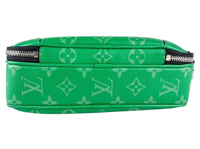 Borsa a Spalla Alpha Taigarama di Louis Vuitton Verde chiaro - vista 4