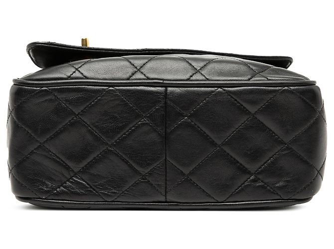 Camera Borsa a tracolla in pelle di agnello trapuntata nera mini CC con frangia Chanel Nero - vista 3