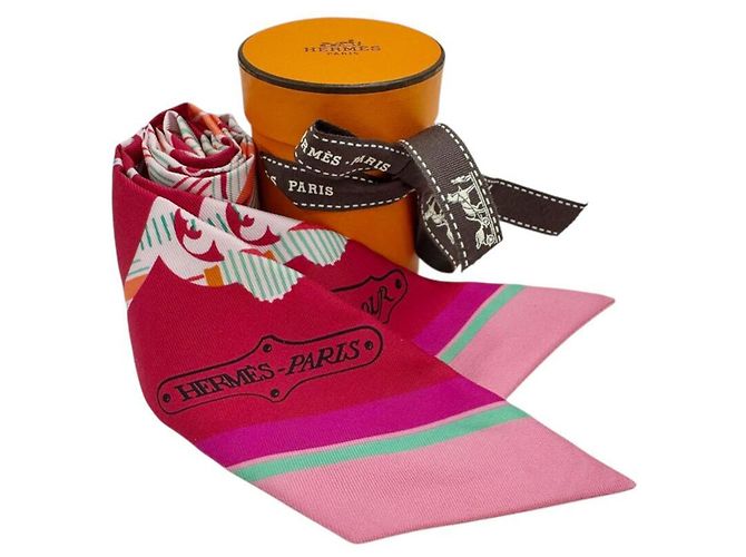 Hermès HERMES Cavalcadour Sciarpa Twilly in Seta Rosa Lampone Verde Mattina Rosso - vista 6