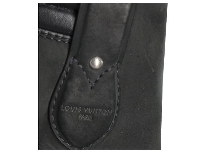 Botas de cano médio Louis Vuitton x Timberland em couro preto - vista 13