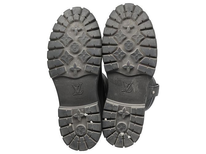 Botas de cano médio Louis Vuitton x Timberland em couro preto - vista 5